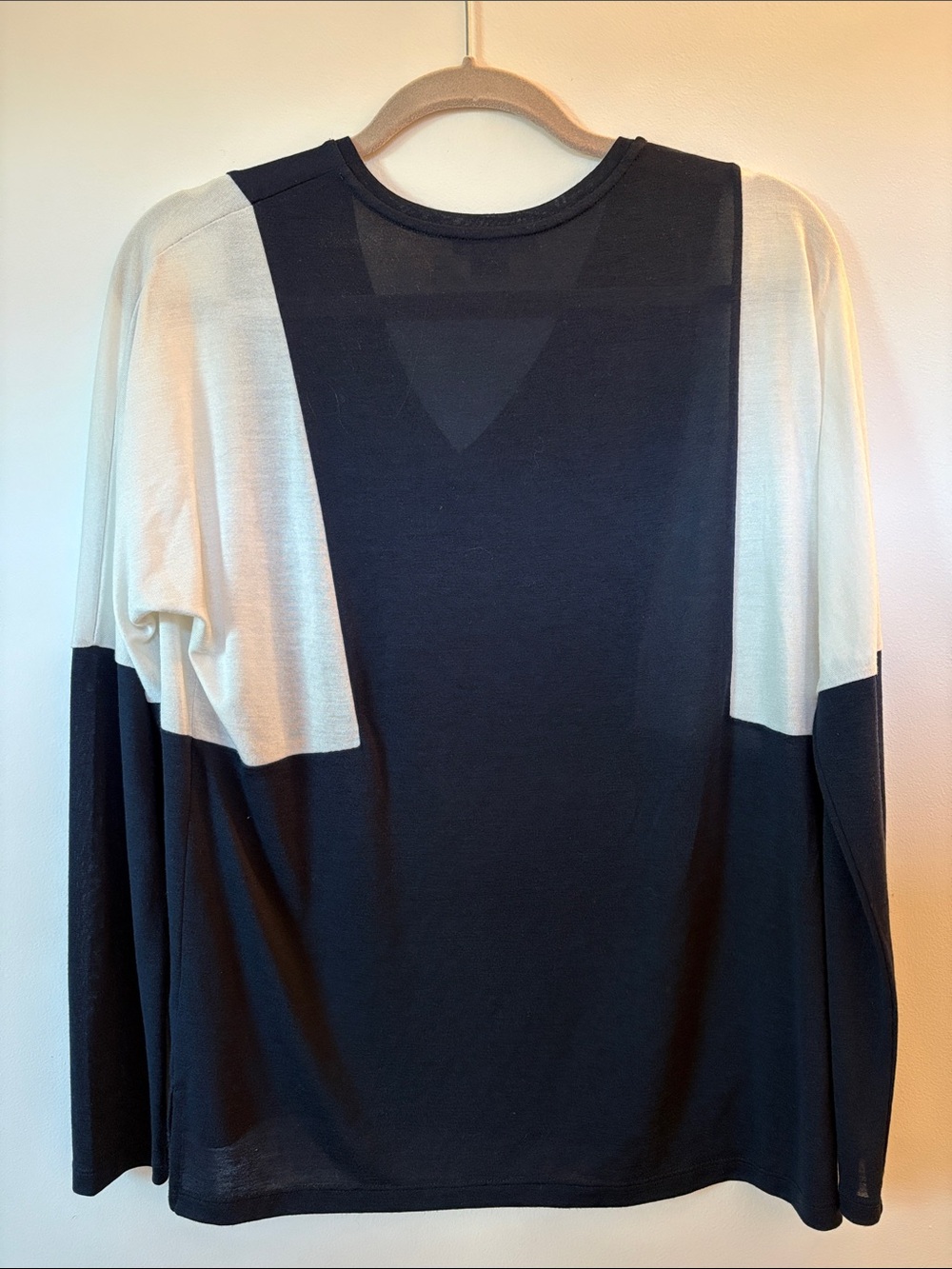 Vince Navy and Cream Colorblock V-Neck Pullover - Picture 3 of 3